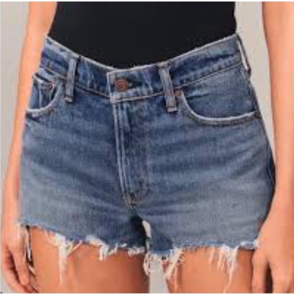 Abercrombie & Fitch The Mom Short High Rise Denim Shorts Raw Hem Size 26/2